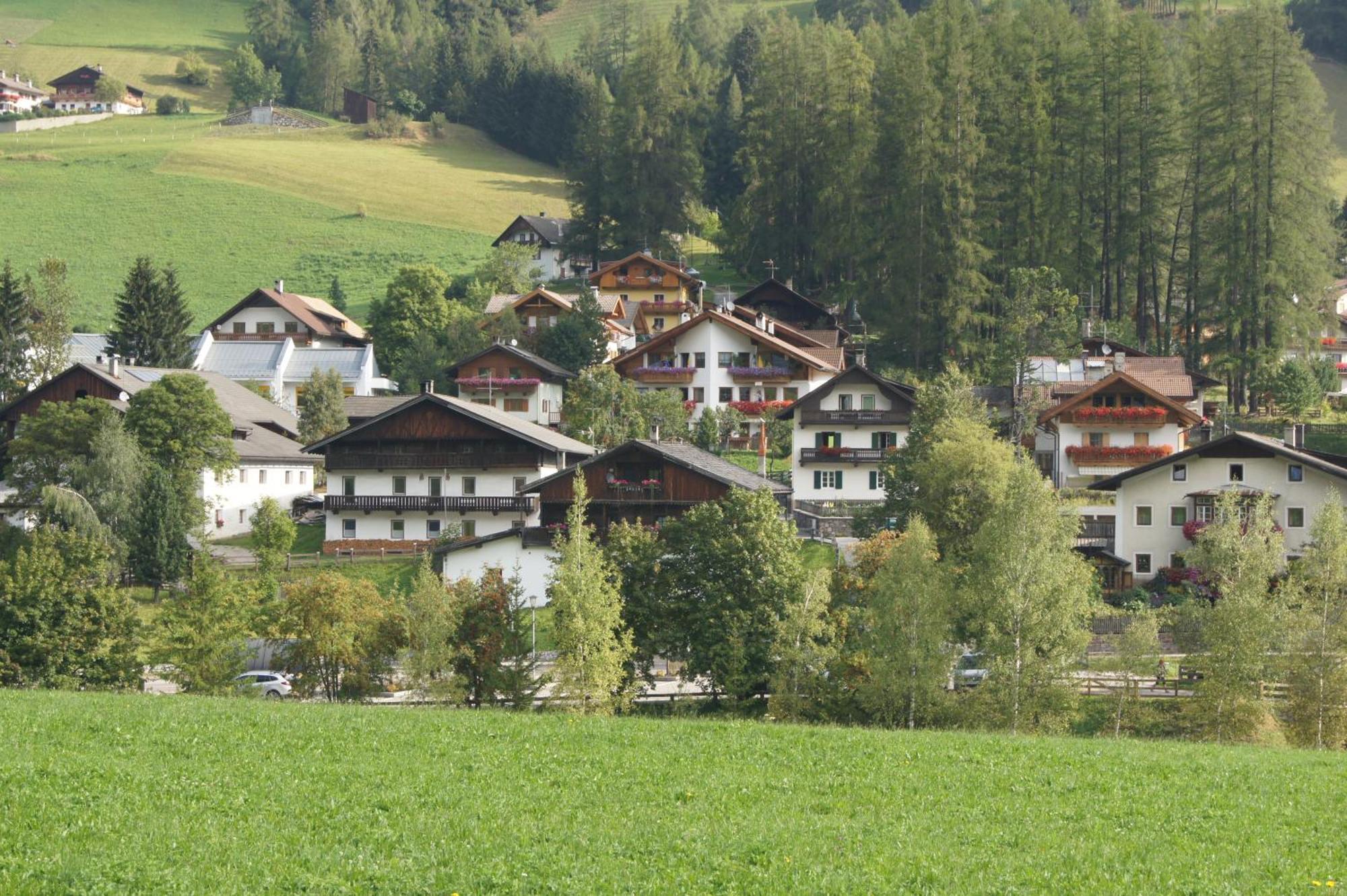 Ferienwohnungen Am Laerchenweg Sexten Екстериор снимка